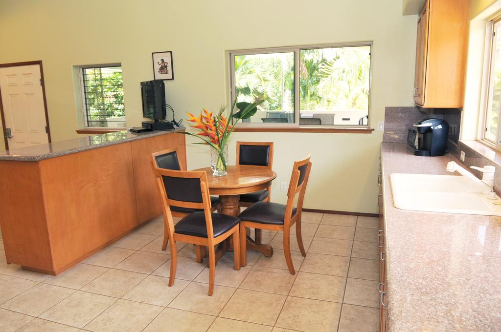 Aloha Aku Inn & Suites Kihei Rum bild