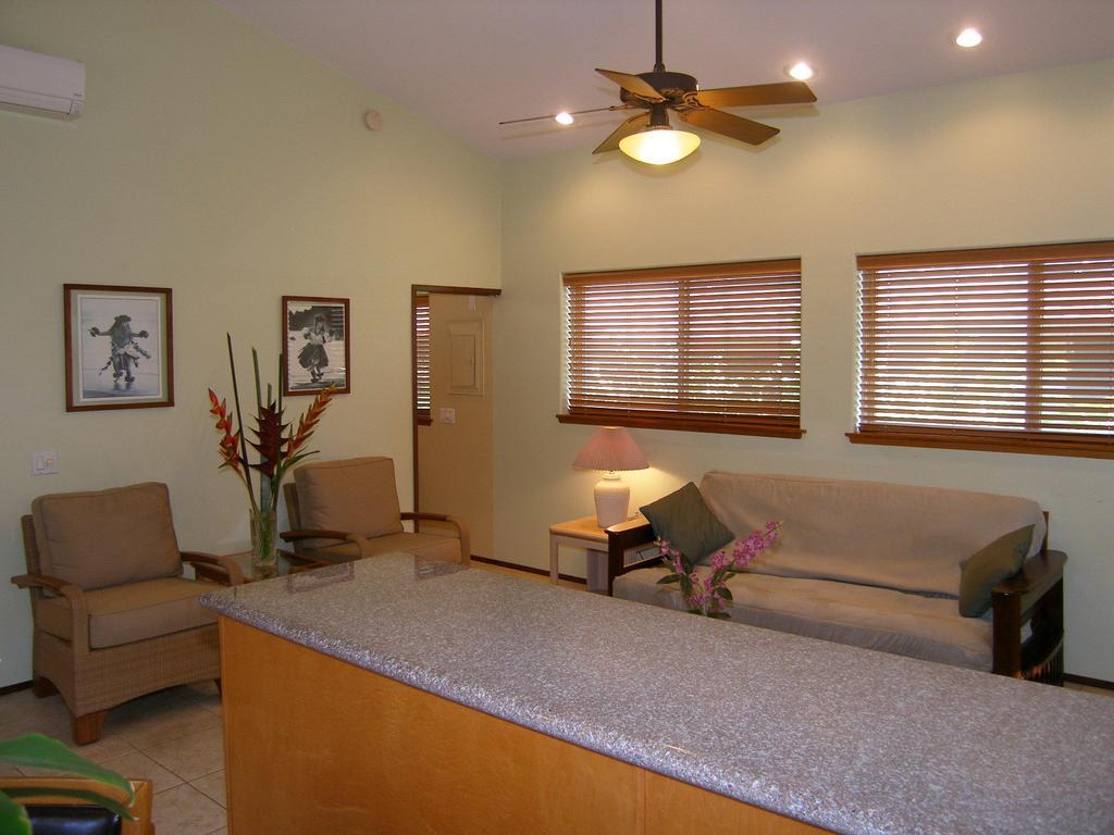 Aloha Aku Inn & Suites Kihei Rum bild
