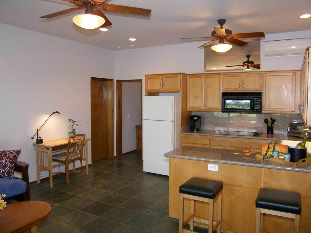 Aloha Aku Inn & Suites Kihei Rum bild