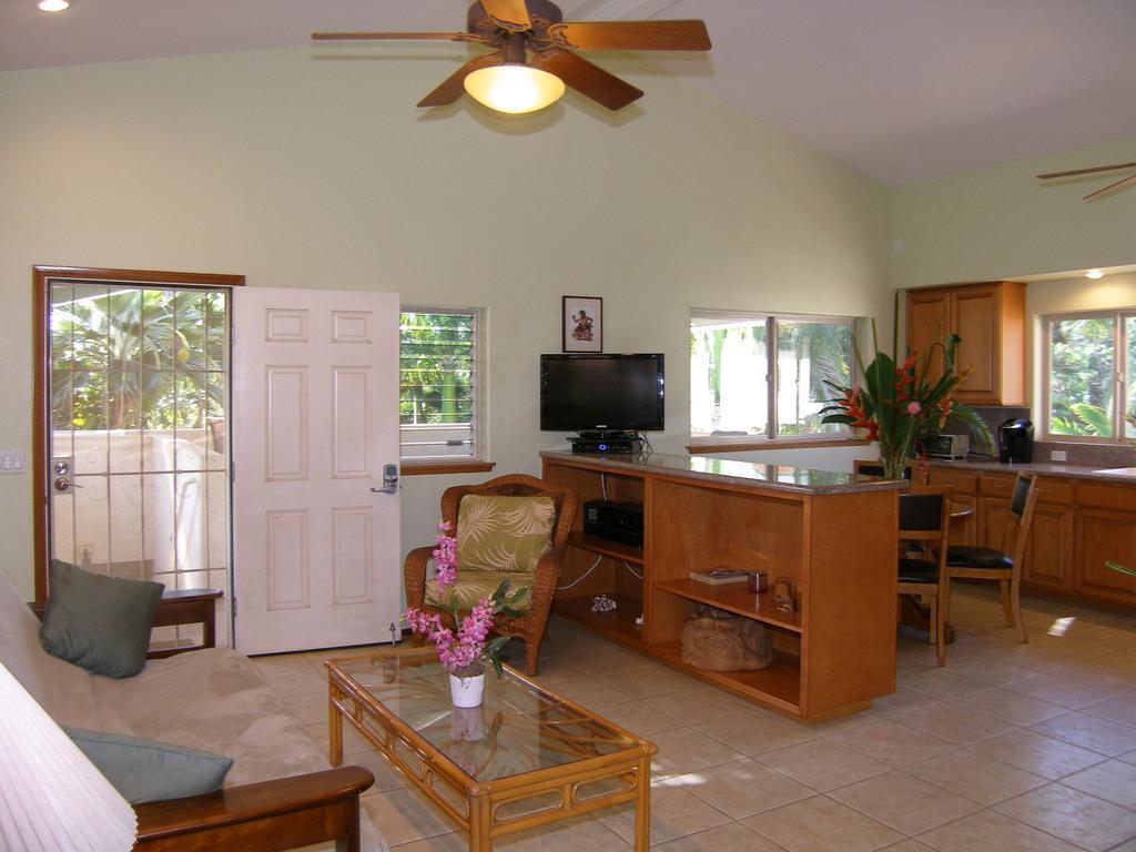 Aloha Aku Inn & Suites Kihei Rum bild